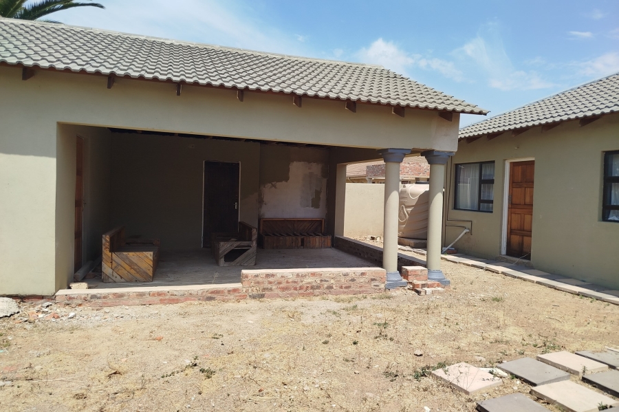 To Let 4 Bedroom Property for Rent in Riebeeckstad Free State